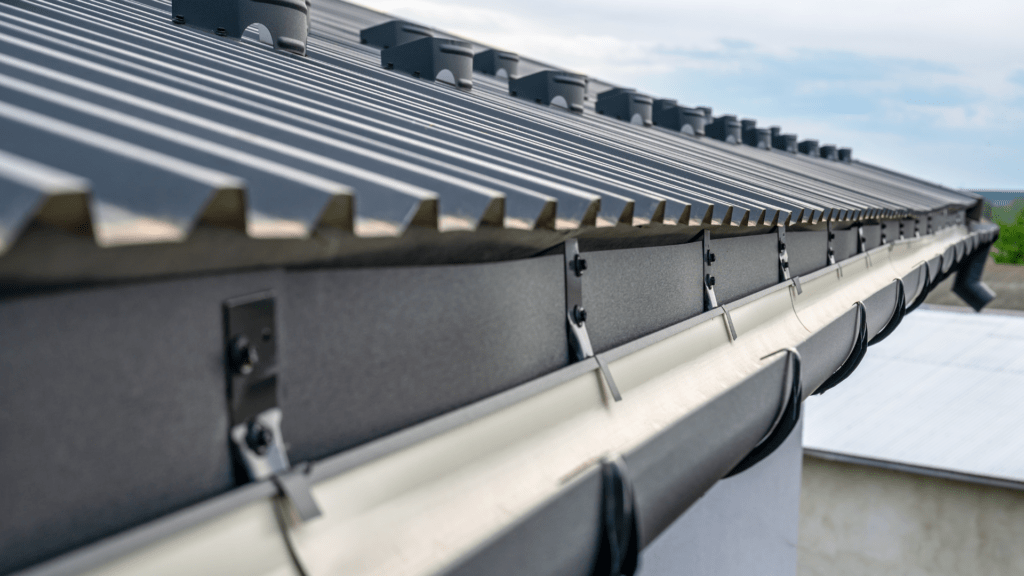 Choosing-The-Right-Gutters-For-Your-Metal-Roof-1024x576